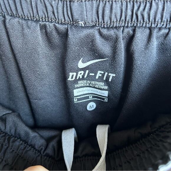 Nike Racer 2 Black and White Dri-Fit Running Shorts - Picture 4 of 4